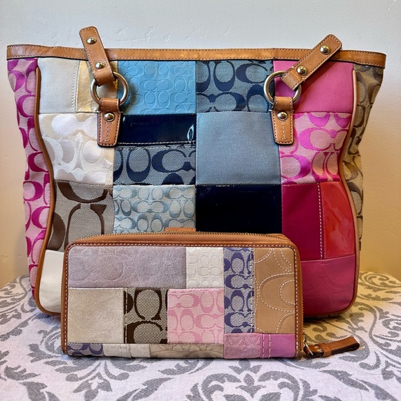 Beautiful Coach Tote Purse WITH Matching Wallet - Picture 2 of 15